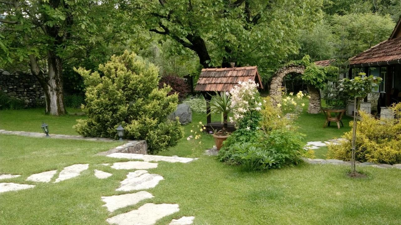 Eco Garden Bed & Breakfast Dilijan Bagian luar foto