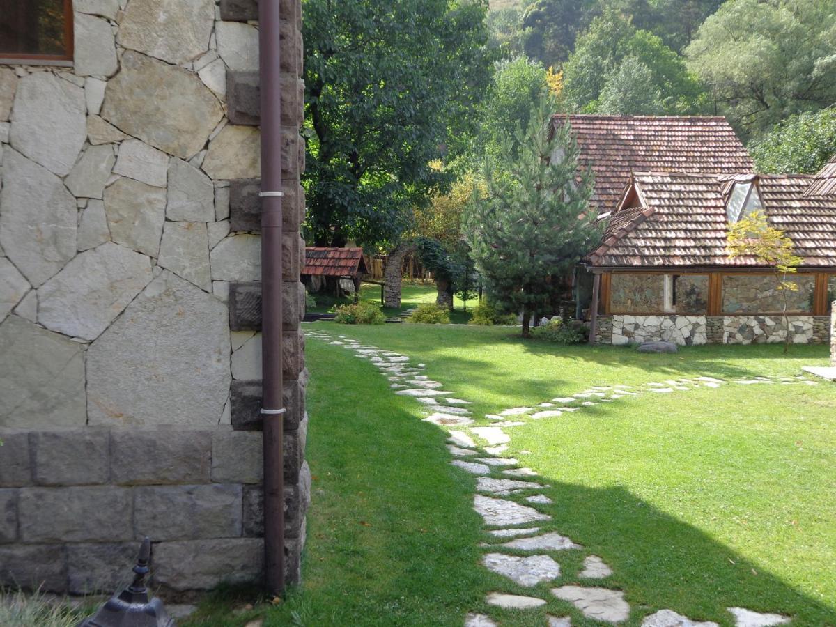 Eco Garden Bed & Breakfast Dilijan Bagian luar foto