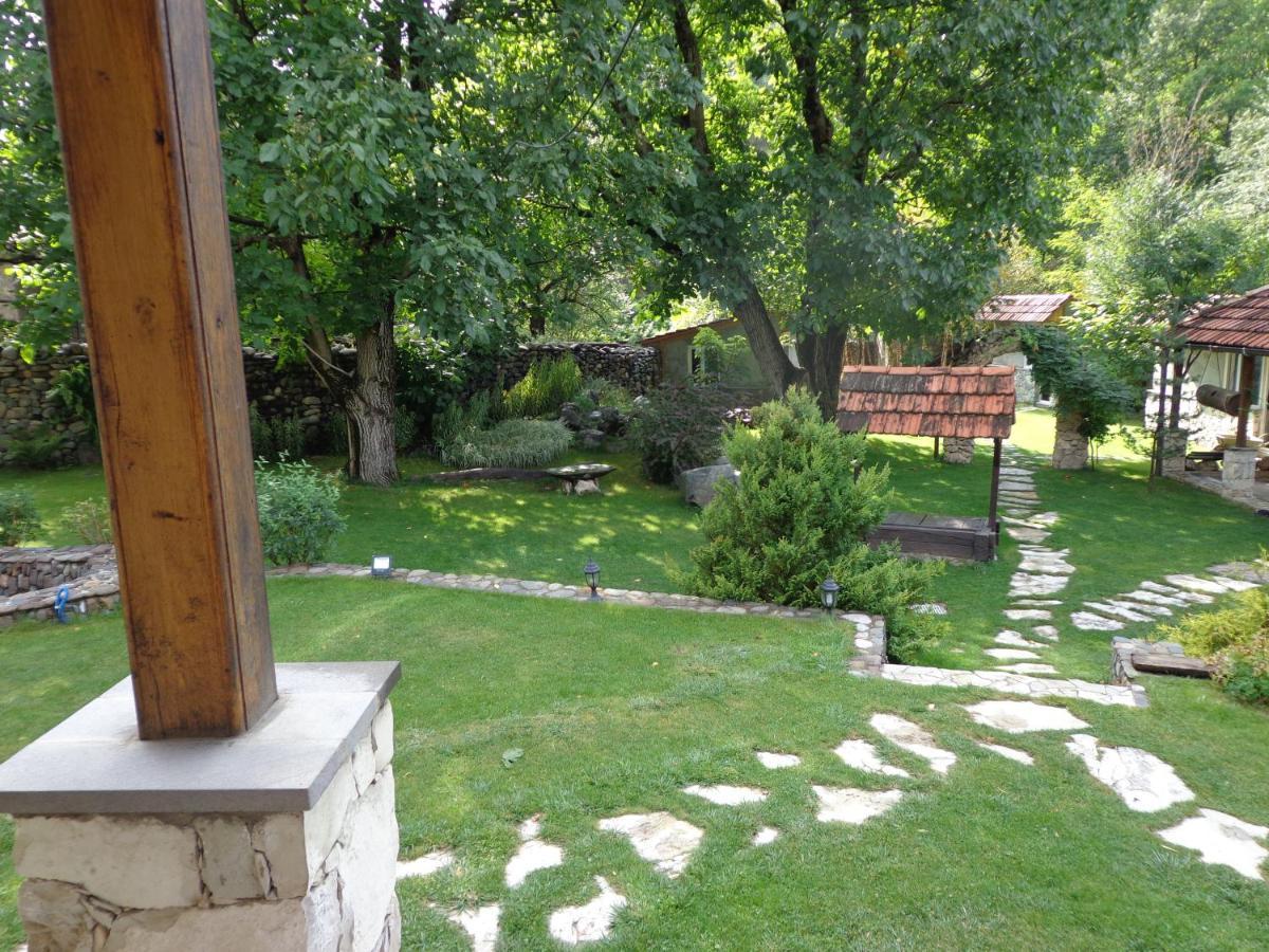 Eco Garden Bed & Breakfast Dilijan Bagian luar foto