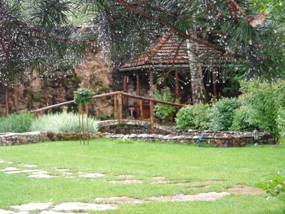 Eco Garden Bed & Breakfast Dilijan Bagian luar foto