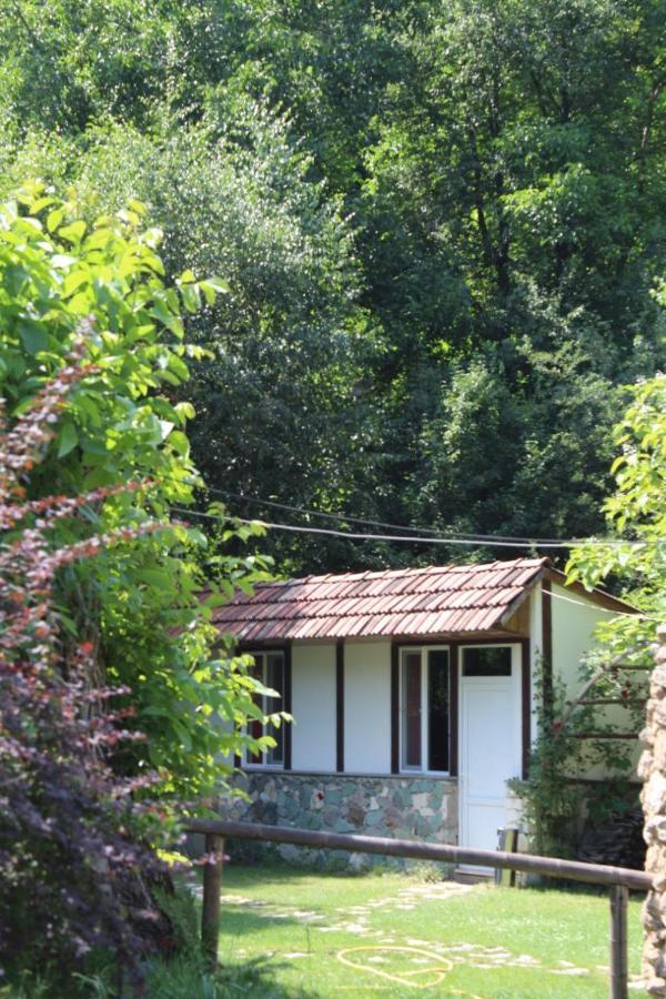 Eco Garden Bed & Breakfast Dilijan Bagian luar foto