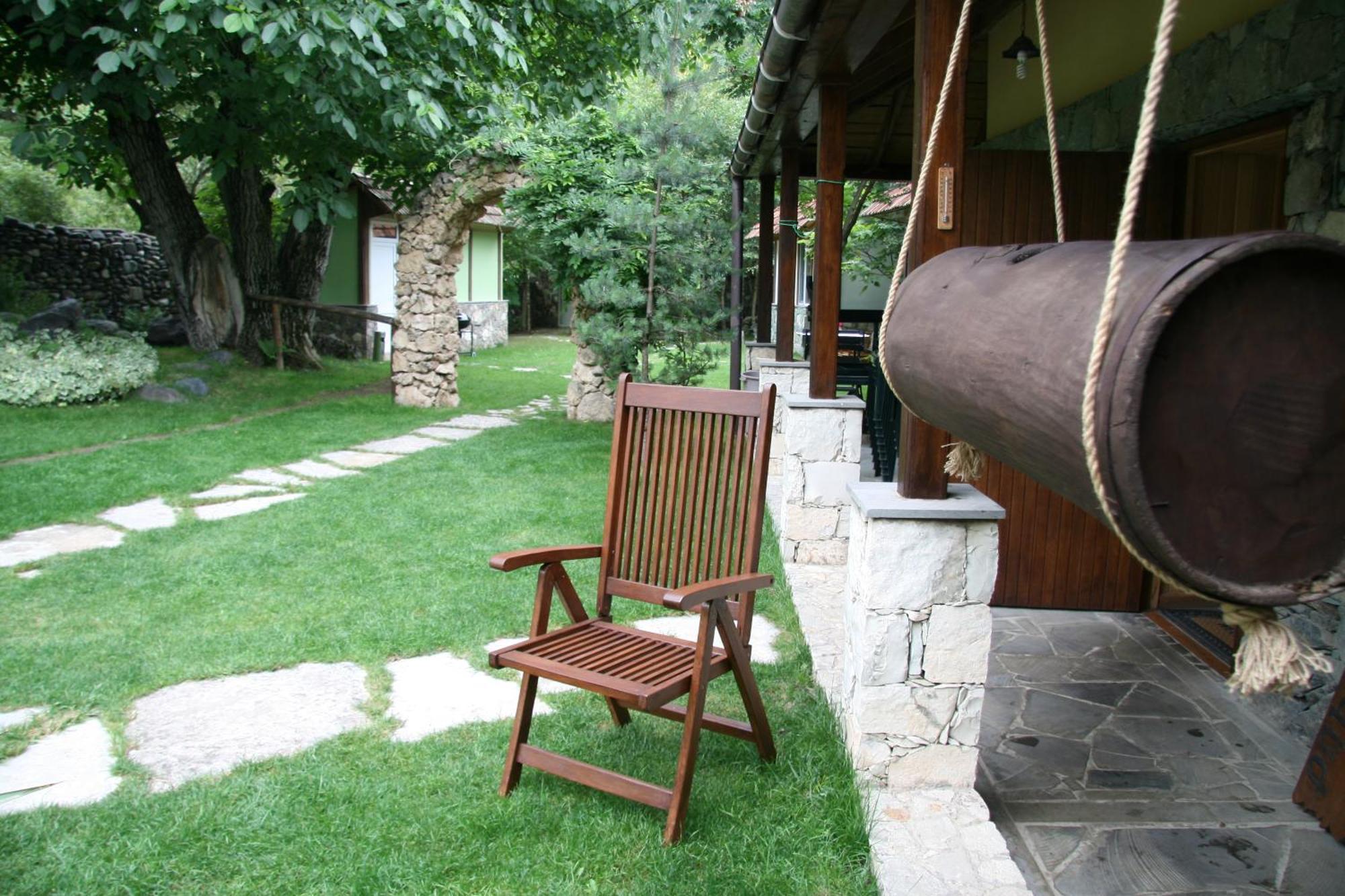 Eco Garden Bed & Breakfast Dilijan Bagian luar foto