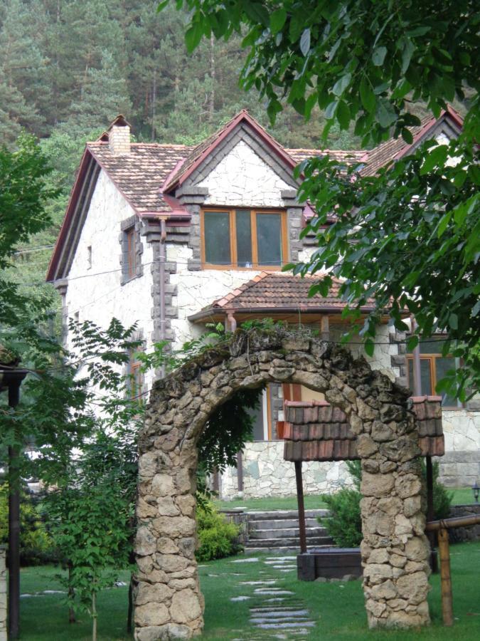 Eco Garden Bed & Breakfast Dilijan Bagian luar foto