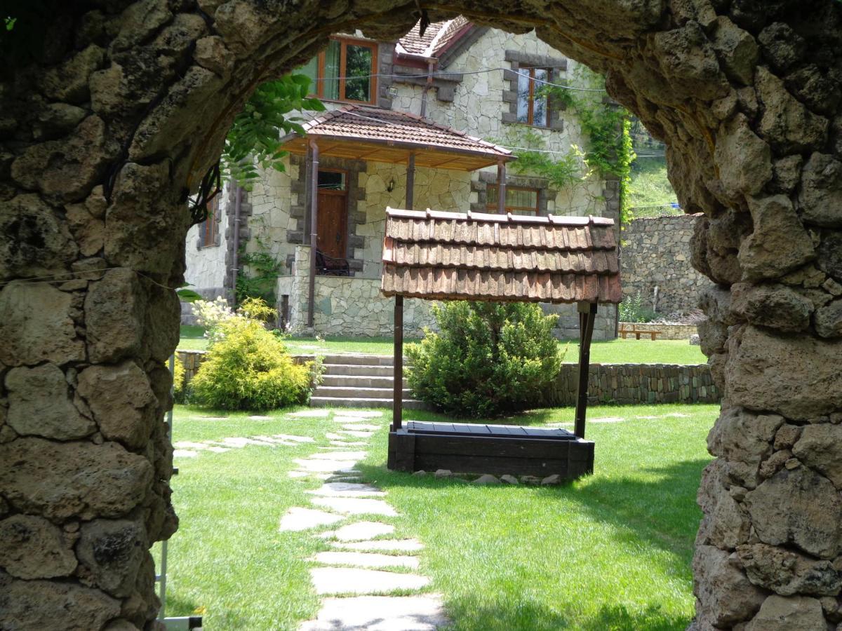 Eco Garden Bed & Breakfast Dilijan Bagian luar foto