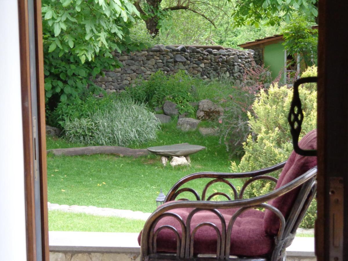 Eco Garden Bed & Breakfast Dilijan Bagian luar foto