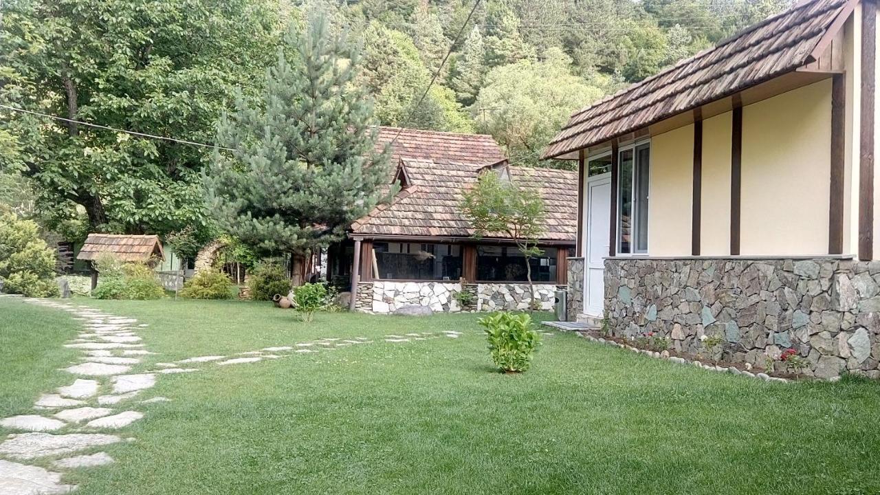 Eco Garden Bed & Breakfast Dilijan Bagian luar foto